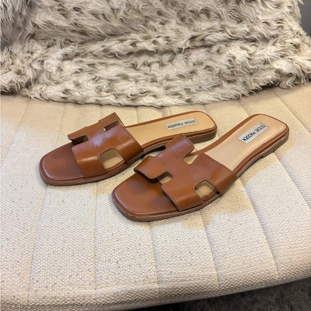 Steve Madden Brown Leather Slide Sandals - Picture 3 of 6